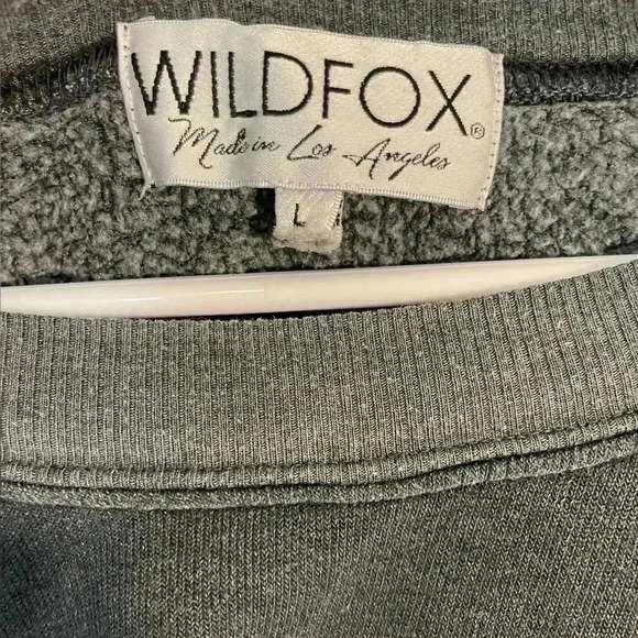 WILDFOX Gray Long Sleeve Crewneck Heart and Star Sweater Womens Size Large - Picture 2 of 8